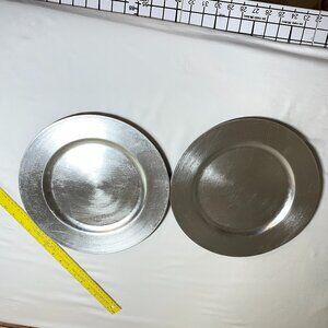 Pier 1 Silver acrylic Chargers set of 2 (JCLin12 )
